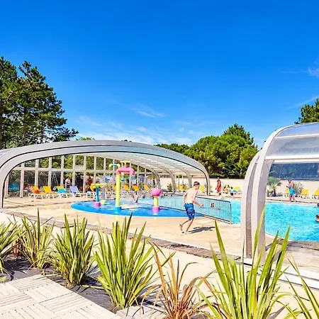 Camping La Belle Vendéenne, Mobile 6 Personnes, Piscine